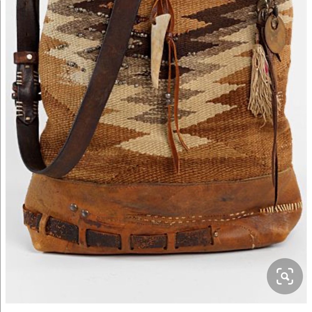 ISO a Ralph Lauren blanket hobo - Picture 3 of 4